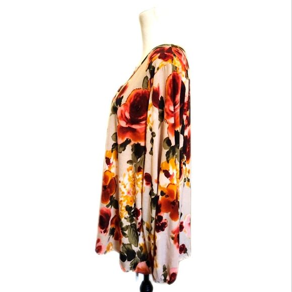 Sew In Love, Made in USA, v-neck, beautiful floral pattern blouse, XL - Picture 3 of 7